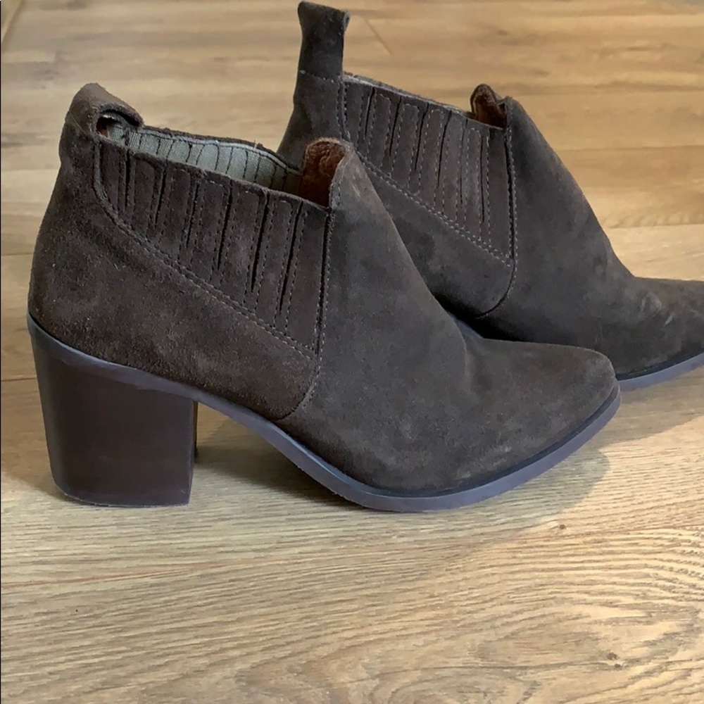 🌸 3 shoes for $50 | Steve Madden Booties